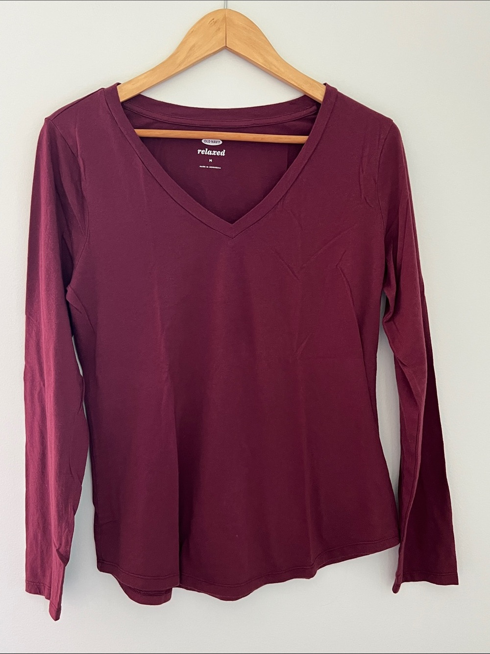 Old Navy Relaxed Long Sleeve V-Neck Top - Burgundy Size M